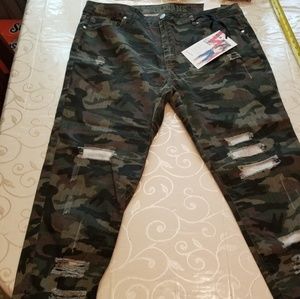 Camo distressed capris